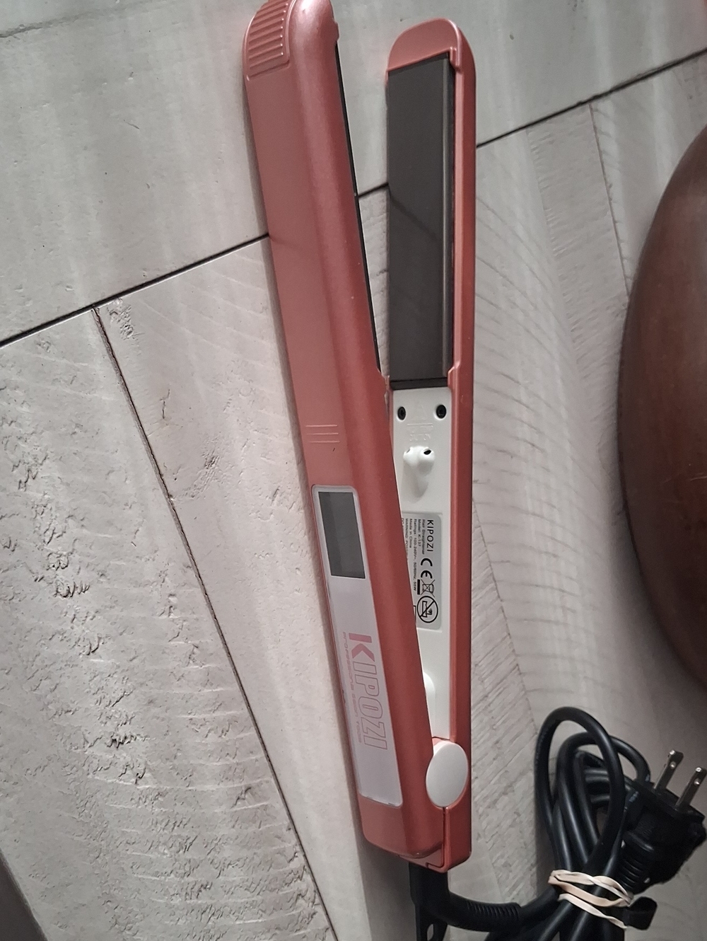 Kipozi Rose Gold Hair Straightener with Digital Display.Never Been Used.